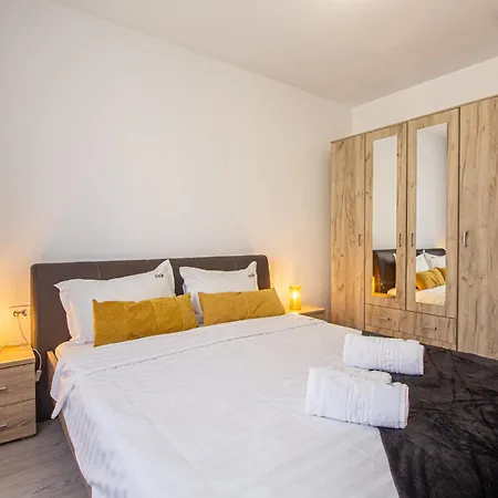 Mohost Kasper 3 - Luxe Retreat With Mountain Views Apartman