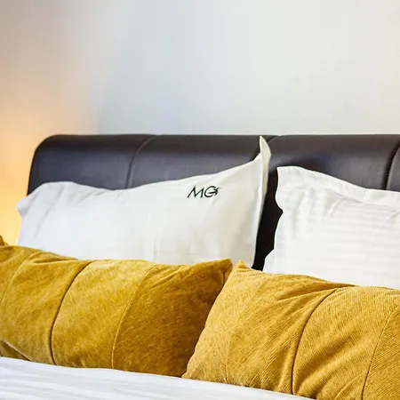 Apartman Mohost Kasper 3 - Luxe Retreat With Mountain Views *