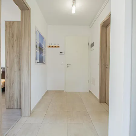 Apartman Mohost Kasper 3 - Luxe Retreat With Mountain Views Brassó